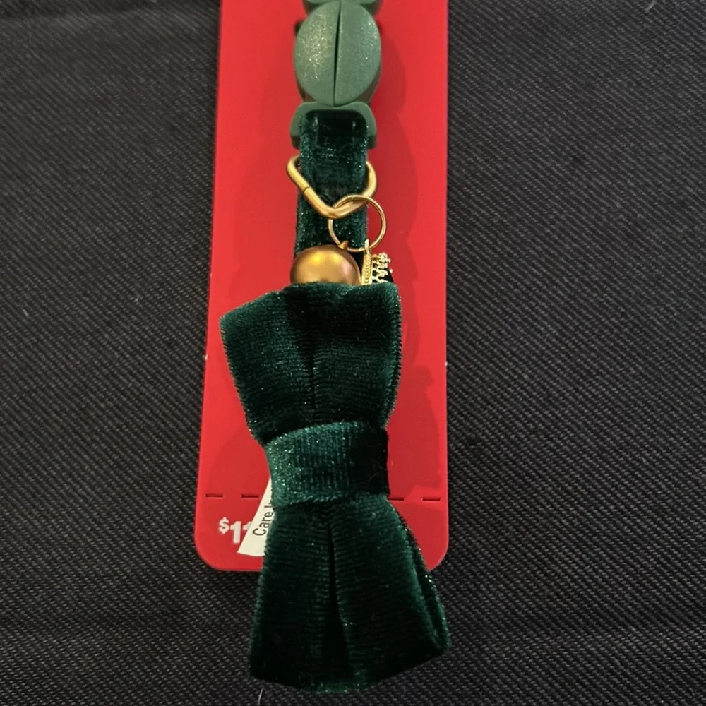 Merry Makings Holiday Green Faux Velvet Cat Collar (8” - 12”)
